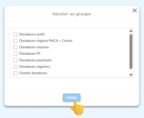 Des groupes manuels pour catégoriser vos profils de contacts.